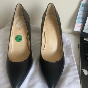 Nine West Black Pointed Toe Leather Pumps